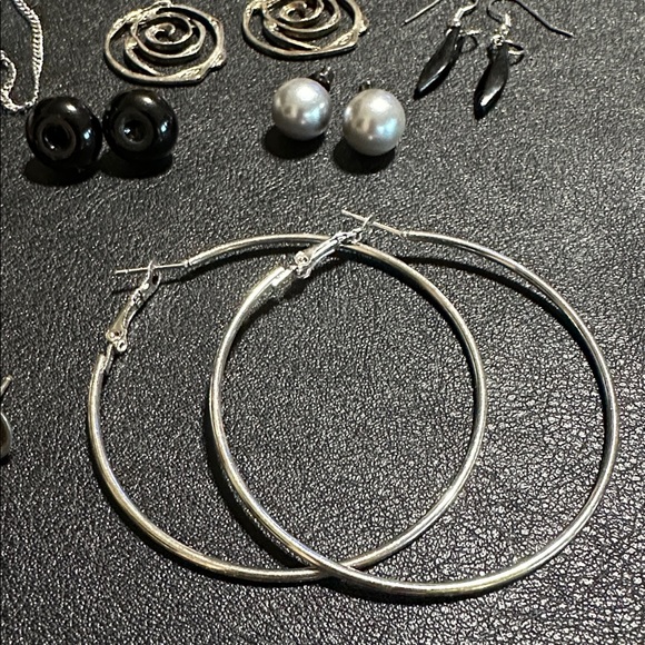 5.  Ten Pair Earring Bundle + Cuff Earring - Picture 4 of 6